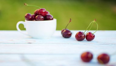 bir arka plan üzerinde kırmızı Olgun Kiraz 