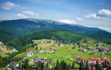 Karpat Dağları'nda konforlu evler 