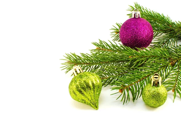 Juguetes de Navidad y rama de árbol de Navidad —  Fotos de Stock