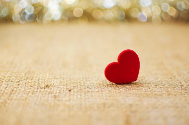 Kalp sembolü günler için arka planda bir işarettir