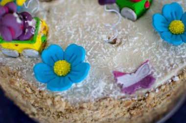 kutlama için tatlı renkli kek 