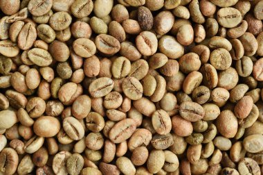 Kahve çekirdeklerini yakın. 