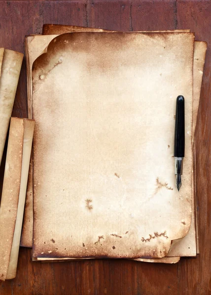 Stary papier i długopis — Zdjęcie stockowe