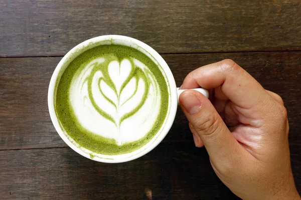 Une tasse de thé vert matcha latte — Photo