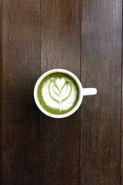 Uma xícara de chá verde matcha latte — Fotografia de Stock