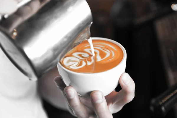 Φλυτζάνι του latte art καφέ για το φόντο — Φωτογραφία Αρχείου