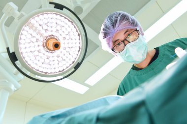 Veteriner Cerrahi operasyon odasında 