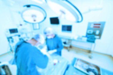 Ameliyathane içinde iki veteriner cerrah bulanıklık 