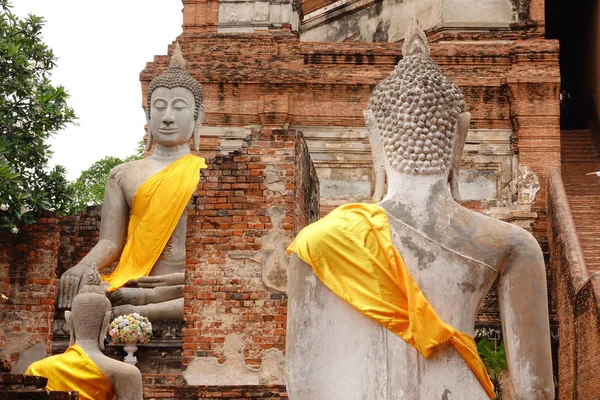 Большой Будда в Ват Яй Чаймонгколе, Аюттхая — стоковое фото