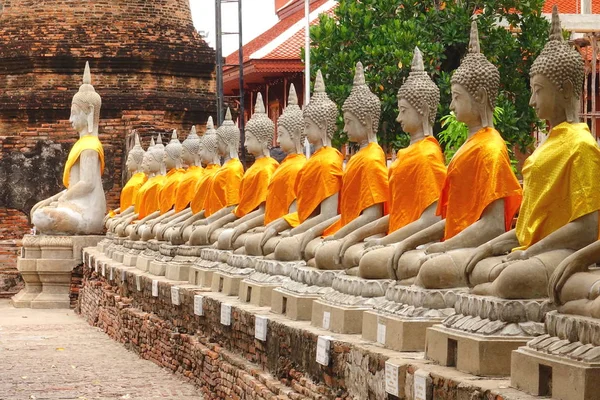 Großer Buddha im wat yai chaimongkol, Ayutthaya — Stockfoto