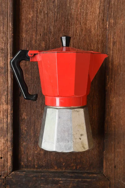 Retro çinko çaydanlıklar 