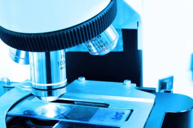 mikroskop kan Laboratuvarı görüntüsünü kapatmak