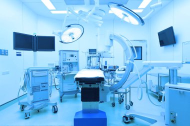 Modern ameliyathanede ekipman ve tıbbi cihazlar 