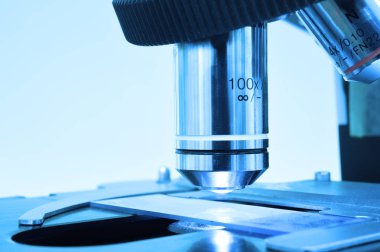 mikroskop kan Laboratuvarı görüntüsünü kapatmak 