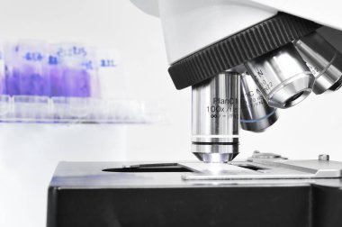 mikroskop kan Laboratuvarı görüntüsünü kapatmak 