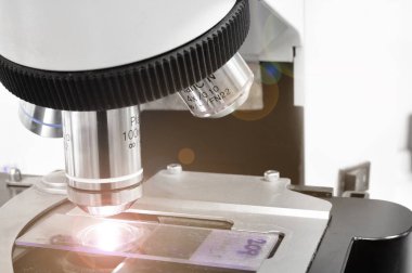 mikroskop kan Laboratuvarı görüntüsünü kapatmak 