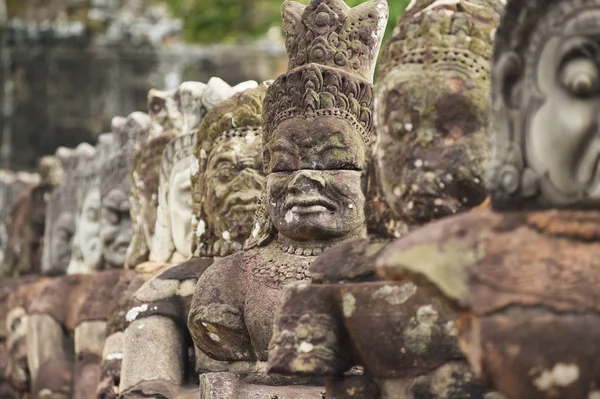 Sourire pierre de visage au temple bayon — Photo