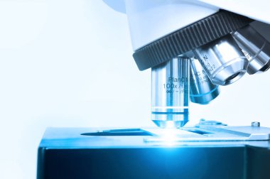 mikroskop kan Laboratuvarı görüntüsünü kapatmak