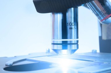 mikroskop kan Laboratuvarı görüntüsünü kapatmak