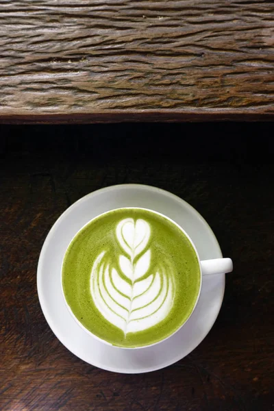 Une Tasse Thé Vert Matcha Latte Sur Fond Bois — Photo