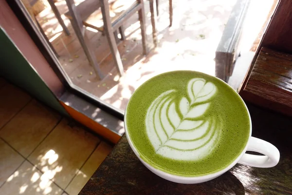 Uma Xícara Chá Verde Matcha Latte Fundo Madeira — Fotografia de Stock