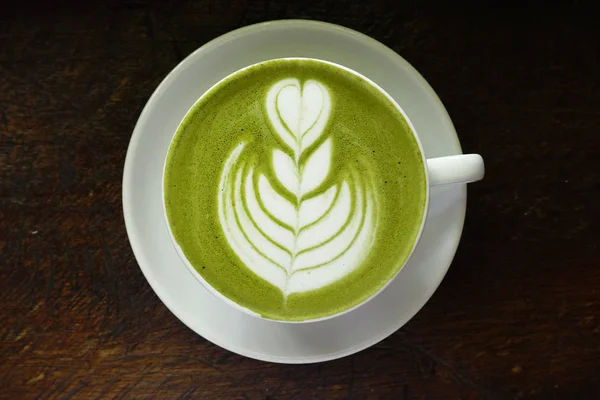 Une Tasse Thé Vert Matcha Latte Sur Fond Bois — Photo