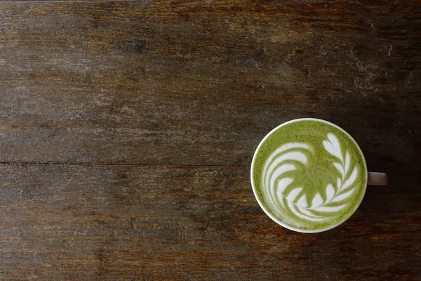 Bir Fincan Yeşil Çay Ahşap Arka Planda Matcha Latte — Stok fotoğraf