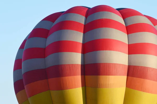 Kolorowe Balony Gorące Powietrze Początku Podróży Błękitnym Niebie — Zdjęcie stockowe