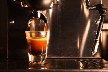 kahve makinesi kahve hazırlama yakın çekim