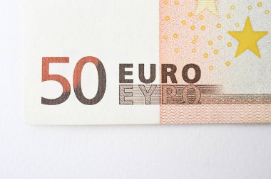 Beyaz arkaplanda izole edilmiş banknotun kapatılması