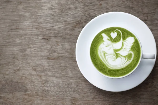 Une Tasse Thé Vert Matcha Latte Sur Fond Bois — Photo