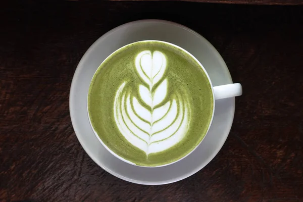 Une Tasse Thé Vert Matcha Latte Sur Fond Bois — Photo