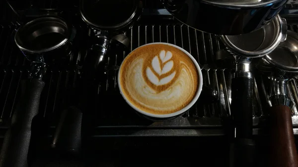 Primo Piano Della Macchina Caffè Che Prepara Tazza Caffè — Foto Stock