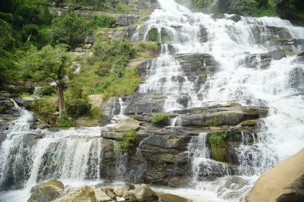 Prachtige Waterval Met Stenen Het Bos Thailand — Stockfoto