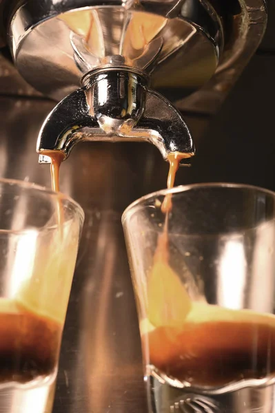 Primo Piano Della Macchina Caffè Che Prepara Tazza Caffè — Foto Stock