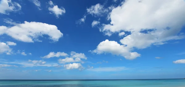 Playa Tropical Cielo Azul Naturaleza —  Fotos de Stock