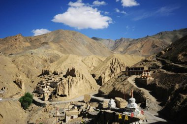 Dağ sırası ve mavi gökyüzü himalaya, Hindistan