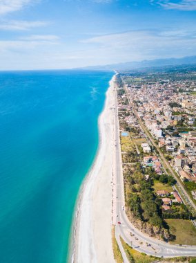 Calabria 'daki Locri şehrinin hava görüntüsü