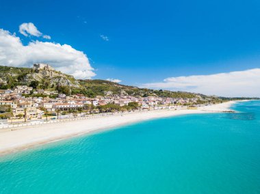 Calabria kıyısındaki Roccella Jonica şehri