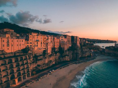 Calabria 'daki Tropea şehrinin hava manzarası