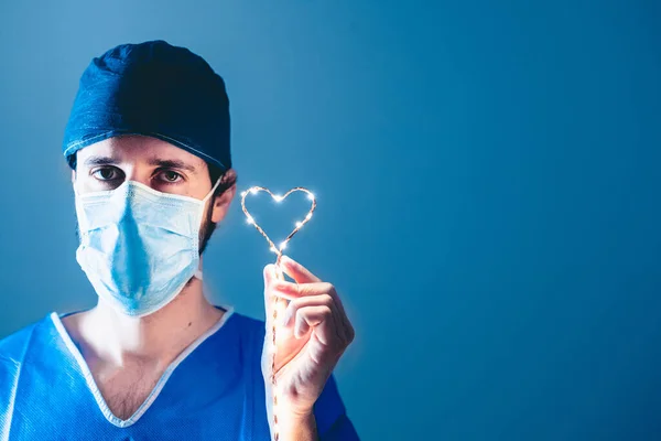 Médico Com Forma Coração Para Coronavírus — Fotografia de Stock