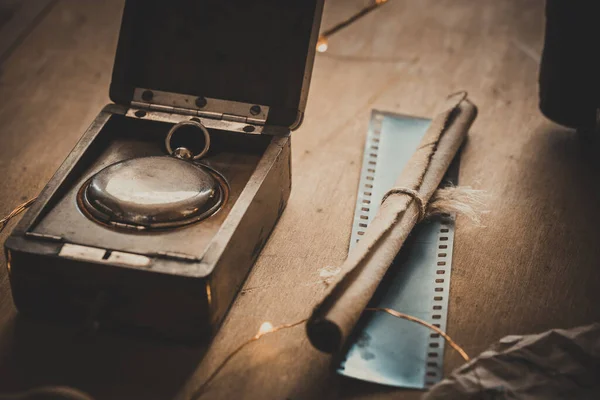 Vintage Camera Met Film Schatkaart Vertrek Voor Een Oud Reisconcept — Stockfoto