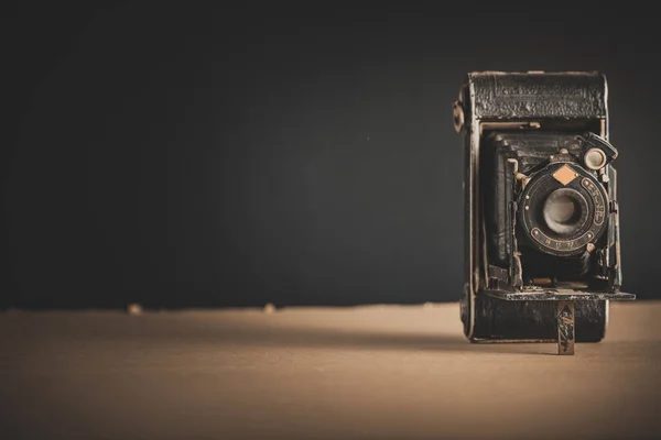 Câmera Vintage Com Mapa Filmes Tesouros Partida Para Antigo Conceito — Fotografia de Stock