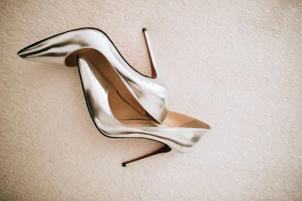 Silver Bridal shoes — Stock Photo, Image