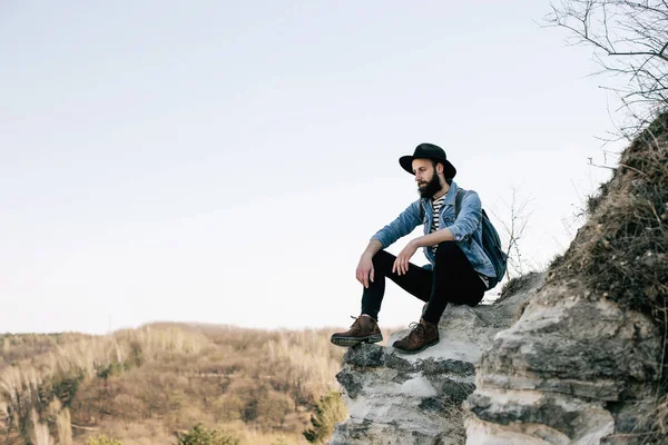 Guapo barbudo joven — Foto de Stock