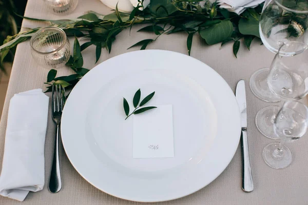Düğün Yemeği Için Dekore Edilmiş Tablo — Stok fotoğraf