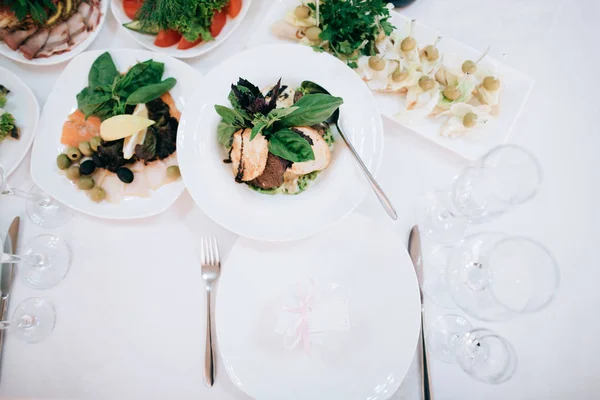 Mesa Llena Comida Servida Para Celebración Boda — Foto de Stock