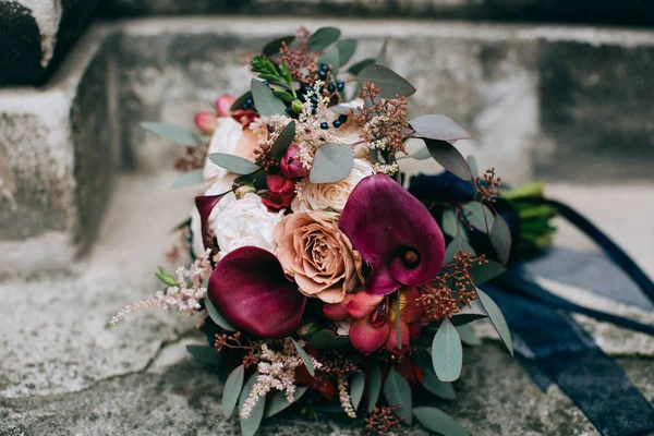 beautiful flower wedding bouquet for bride