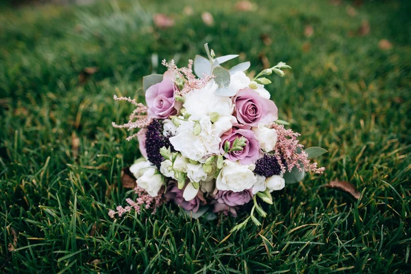 beautiful flower wedding bouquet for bride