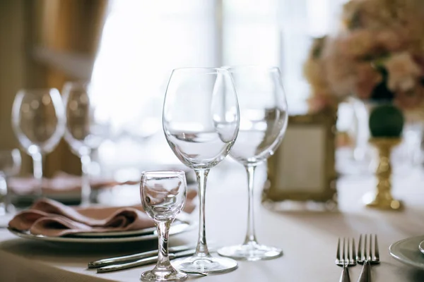 Verres Vin Sur Une Table Restauration — Photo